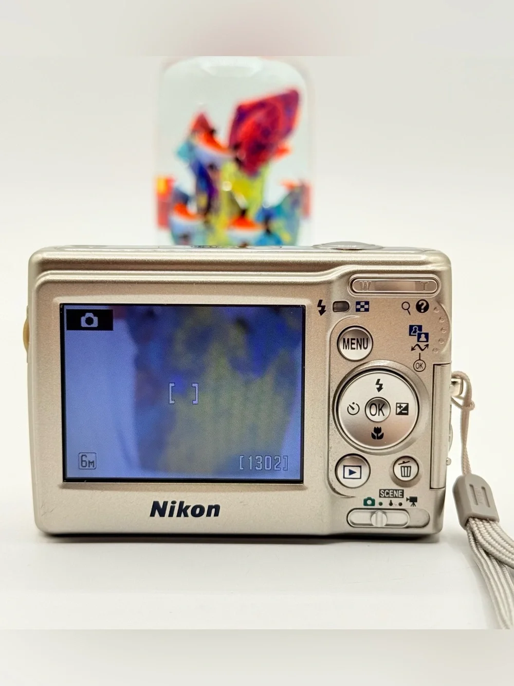 Nikon Coolpix L11 6MP Silver Digital Camera Bundle 2GB SD Card,Bag. Tested.READ